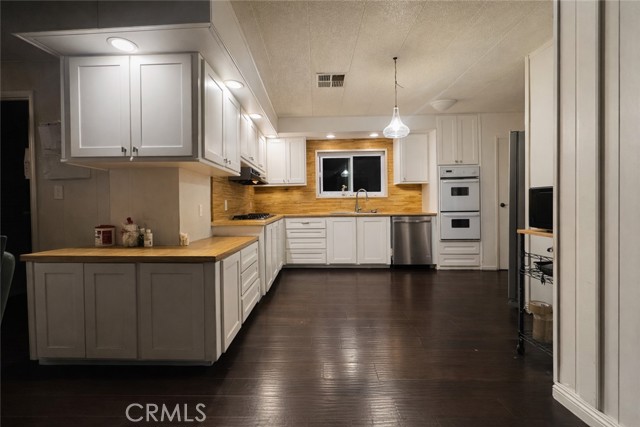 Detail Gallery Image 5 of 10 For 16600 Downey Ave #145,  Paramount,  CA 90723 - 3 Beds | 2 Baths