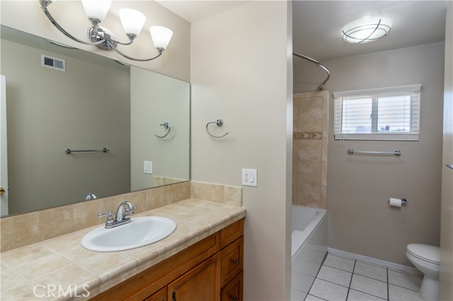 Detail Gallery Image 22 of 29 For 10611 Jordan Ave, Chatsworth,  CA 91311 - 3 Beds | 2/1 Baths
