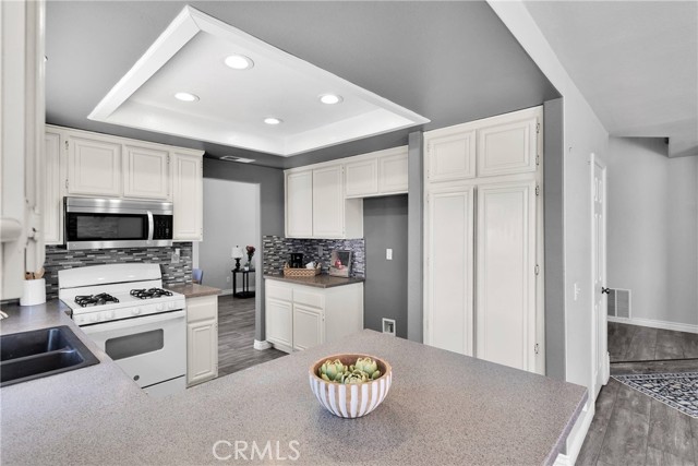 12725 Sundown Road, Victorville CA: https://media.crmls.org/medias/73d45698-de30-4e8f-bbdd-116b0f4da3f7.jpg