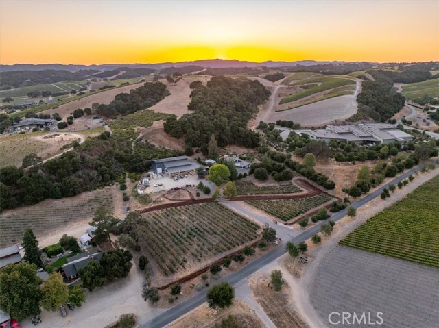 Detail Gallery Image 2 of 65 For 2925 Anderson Rd, Paso Robles,  CA 93446 - 3 Beds | 3/1 Baths