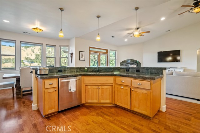 Detail Gallery Image 15 of 56 For 9938 Flyrod Dr, Paso Robles,  CA 93446 - 3 Beds | 2/1 Baths