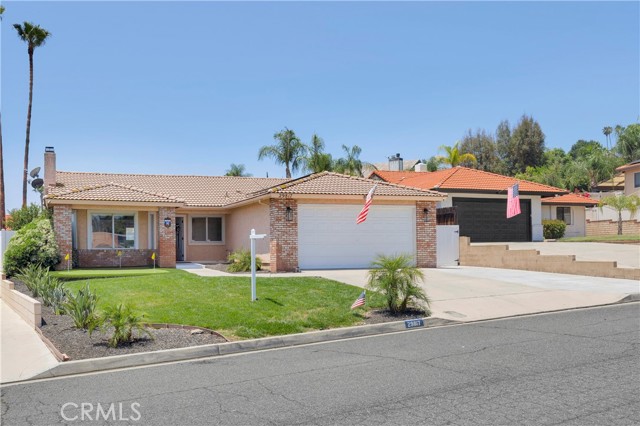29817 Sloop Drive, Canyon Lake CA: https://media.crmls.org/medias/73d4d2fe-ffcb-4d6e-9e31-e76e06466061.jpg