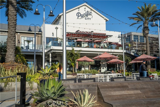 6692 Alamitos Circle, Huntington Beach CA: https://media.crmls.org/medias/73d4f422-4d2a-4d43-8ba7-a48fcd775ec1.jpg
