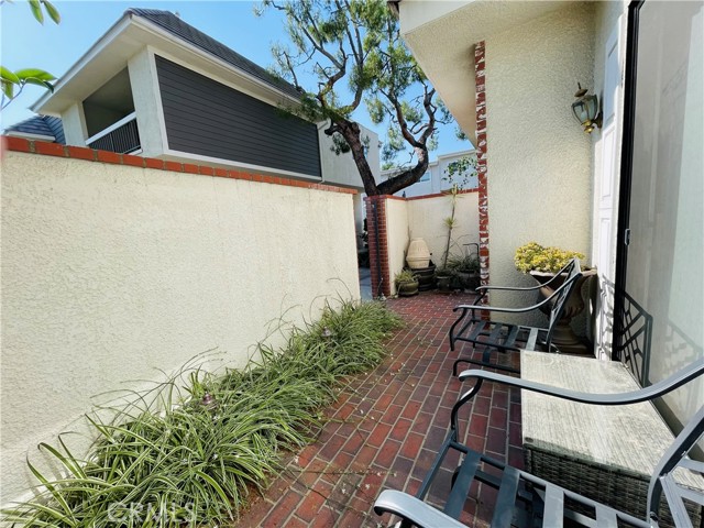 10201 Mason Avenue, Chatsworth CA: https://media.crmls.org/medias/73d5ea89-1890-40c6-bf48-516f6be76bc9.jpg