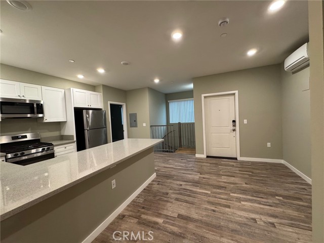 Detail Gallery Image 3 of 29 For 621 N Normandie Ave, Los Angeles,  CA 90004 - 5 Beds | 5 Baths