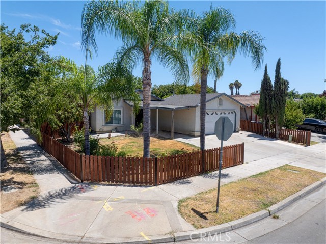 402 La Mesa Street, Merced CA: https://media.crmls.org/medias/73d76be6-bd24-4ef6-a2c8-006339baa57e.jpg