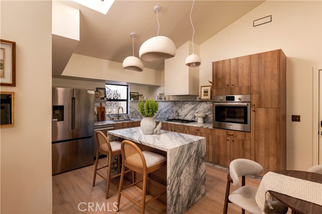 Detail Gallery Image 7 of 32 For 2931 Tyburn St, Los Angeles,  CA 90039 - 3 Beds | 2 Baths