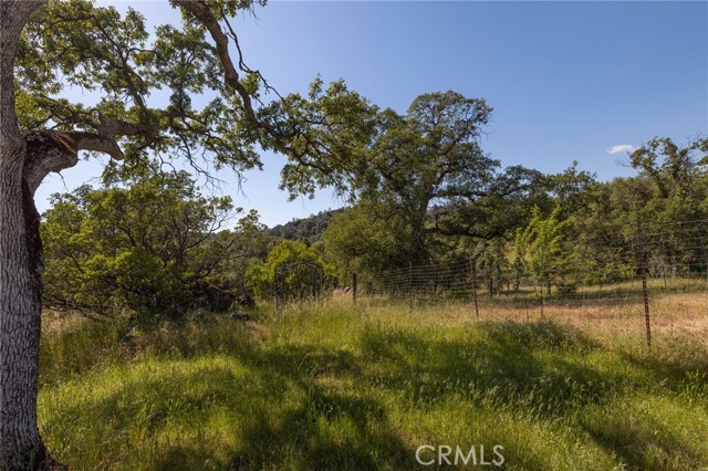 4372 Woodview Lane, Mariposa CA: https://media.crmls.org/medias/73d85052-9c8e-4f9f-af1a-c0f55e1cdf4a.jpg