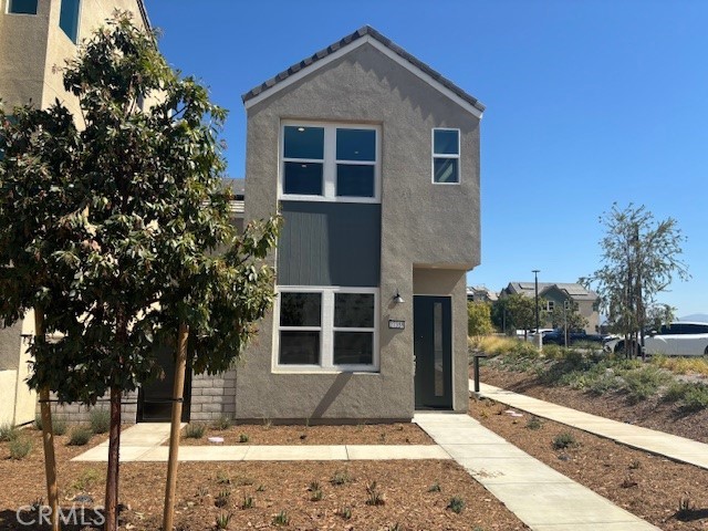 Detail Gallery Image 1 of 14 For 27358 Hyland Ct, Valencia,  CA 91381 - 4 Beds | 2/1 Baths