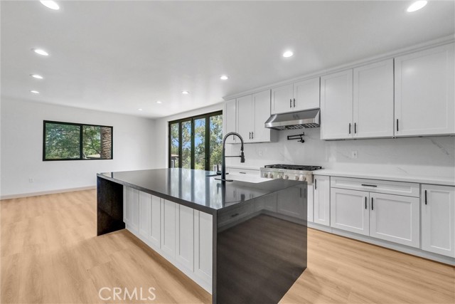 Detail Gallery Image 13 of 39 For 5090 Rockledge, Riverside,  CA 92506 - 5 Beds | 4 Baths