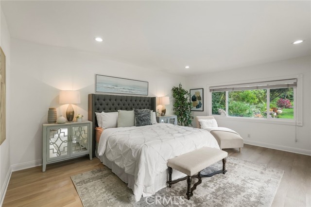 Detail Gallery Image 28 of 62 For 18760 Wells, Tarzana,  CA 91356 - 5 Beds | 4 Baths