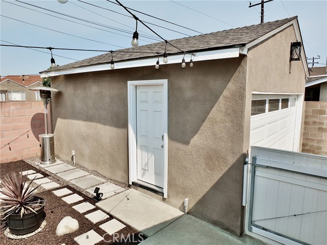 4513 N Paramount Boulevard, Lakewood CA: https://media.crmls.org/medias/73da8899-2a8d-403c-a089-72fe34d3cc89.jpg