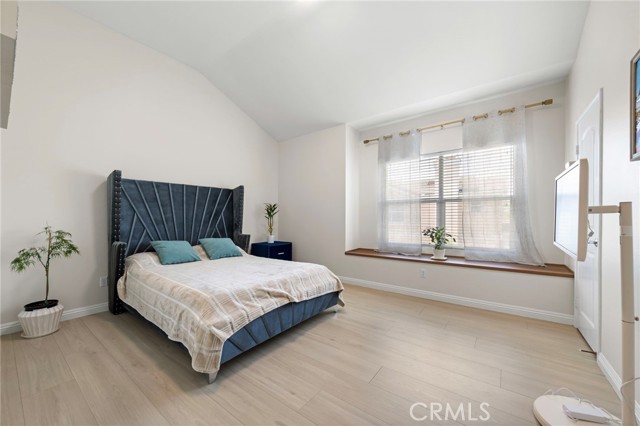 Image 16 of 38 For 8692 Belmont Street A