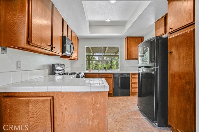 Detail Gallery Image 8 of 27 For 8308 Lakeside Dr, Jurupa Valley,  CA 92509 - 3 Beds | 2 Baths