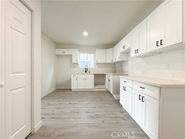 127 E 65th Street, Los Angeles CA: https://media.crmls.org/medias/73dbb0cf-e451-44e2-9c2a-e3e88f7935b5.jpg