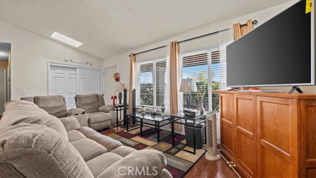 Detail Gallery Image 9 of 33 For 14219 Luna, Victorville,  CA 92392 - 3 Beds | 2 Baths