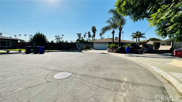 Located on a Nice, Quite Cul-De-Sac