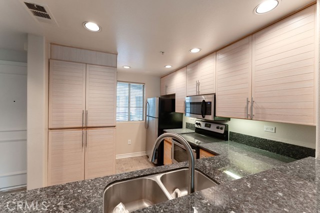 2253 Martin, Irvine CA: https://media.crmls.org/medias/73dce3fe-10a1-4929-98ce-f5d230745db0.jpg