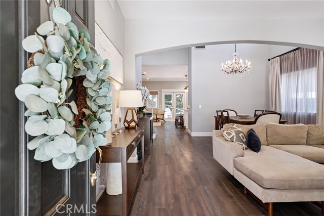 Detail Gallery Image 2 of 38 For 5179 Knollwood Way, Woodland Hills,  CA 91364 - 4 Beds | 3 Baths