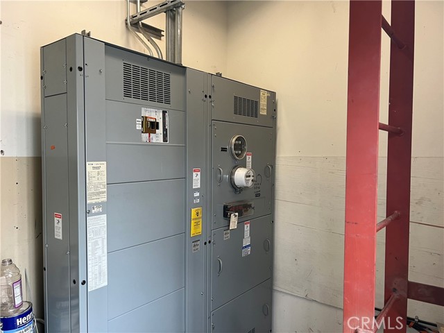 175 E 9th Street, Corona, California 92879, ,Commercial Lease,For Rent,175 E 9th Street,CRSR24049207