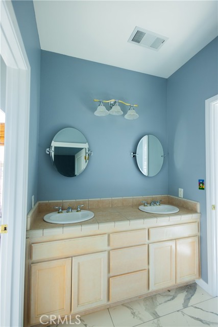 24115 Black Bart Court, Corning CA: https://media.crmls.org/medias/73dda643-8e85-4bca-8ebd-ad96d0fd9ba1.jpg