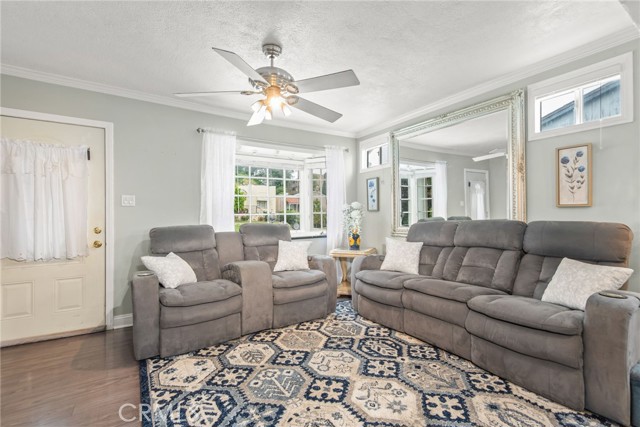 Detail Gallery Image 6 of 42 For 3322 Minto Ct, Los Angeles,  CA 90032 - 2 Beds | 2 Baths