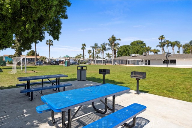 Detail Gallery Image 39 of 41 For 306 Kings Ln, Bakersfield,  CA 93308 - 2 Beds | 1 Baths