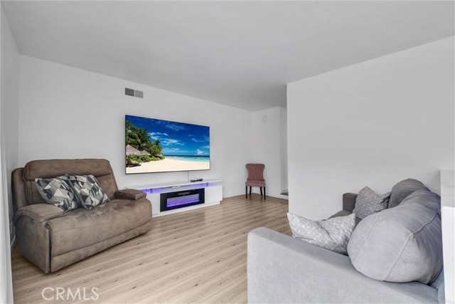 1340 S Scarborough Lane, Anaheim CA: https://media.crmls.org/medias/73de2ef8-af8e-48b8-8498-dd1d11cfa518.jpg