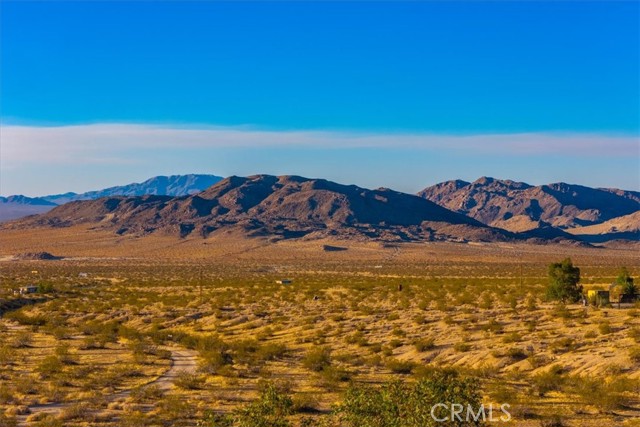 Detail Gallery Image 5 of 68 For 5975 Desert Star Rd #1-2,  Johnson Valley,  CA 92285 - 2 Beds | 4 Baths