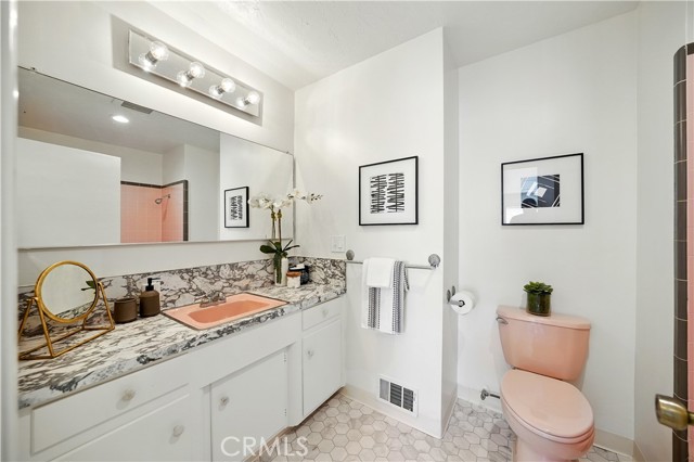Detail Gallery Image 15 of 31 For 1075 Bryant Rd, Long Beach,  CA 90815 - 3 Beds | 3 Baths