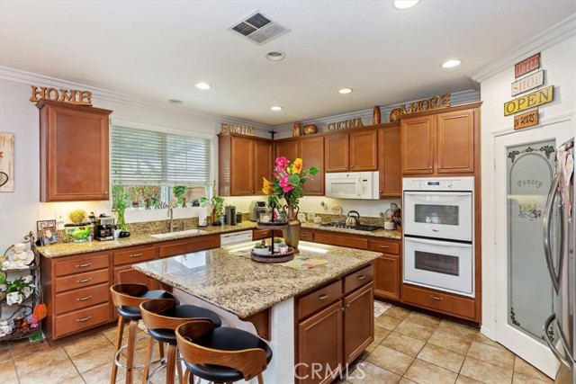 Detail Gallery Image 10 of 44 For 6686 Ashford Mill Ct, Corona,  CA 92880 - 4 Beds | 4 Baths