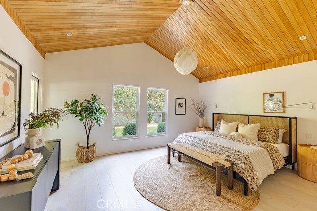 Detail Gallery Image 9 of 28 For 4128 Baywood St, Los Angeles,  CA 90039 - 4 Beds | 3 Baths