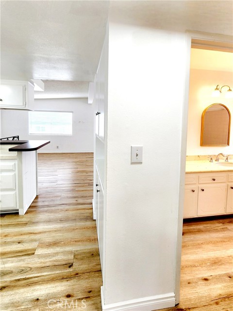 Detail Gallery Image 13 of 17 For 326 10th Place, Manhattan Beach,  CA 90266 - 3 Beds | 2 Baths