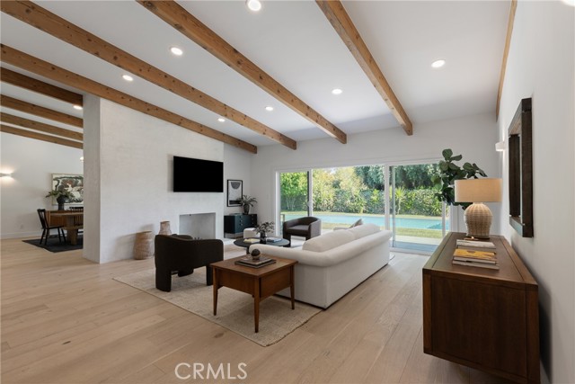 Detail Gallery Image 11 of 49 For 24211 Caris St, Woodland Hills,  CA 91367 - 4 Beds | 2/1 Baths
