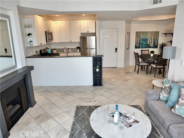 Detail Gallery Image 7 of 47 For 640 W 4th St #403,  Long Beach,  CA 90802 - 2 Beds | 2 Baths