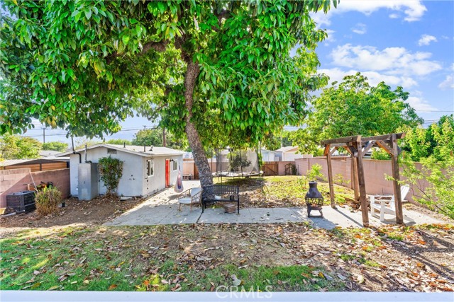 6023 Acacia Avenue, Whittier CA: https://media.crmls.org/medias/73e138d5-d39f-4b3b-9b00-1b528732f374.jpg