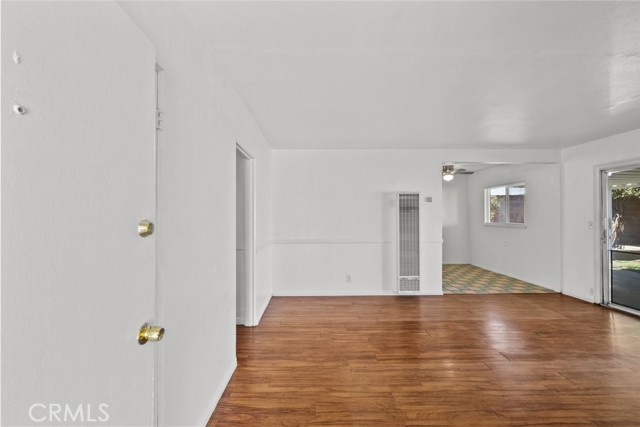 Detail Gallery Image 10 of 45 For 38953 Foxholm Dr, Palmdale,  CA 93551 - 4 Beds | 2 Baths