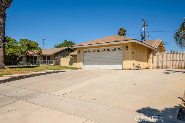 Detail Gallery Image 2 of 33 For 9835 Sycamore Ave, Fontana,  CA 92335 - 3 Beds | 2 Baths
