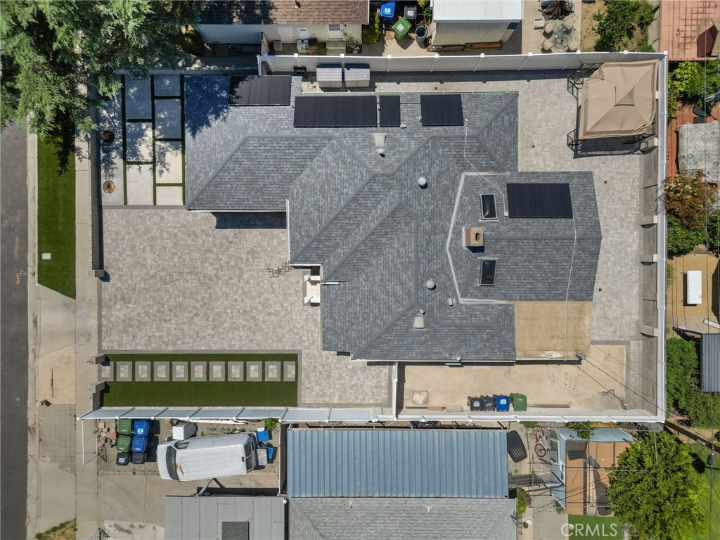 https://media.crmls.org/medias/73e24e7a-e23e-4831-b9b4-67f566a90cd3.jpg?preset=X-Large