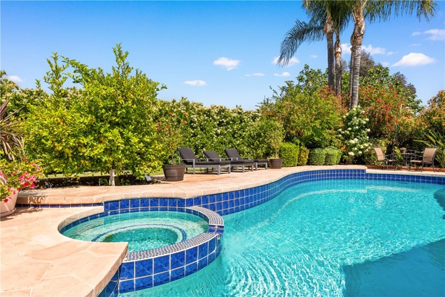23721 Sarda Road, Valencia CA: https://media.crmls.org/medias/73e2c085-2564-4bdf-beba-27ef64ec4c6b.jpg
