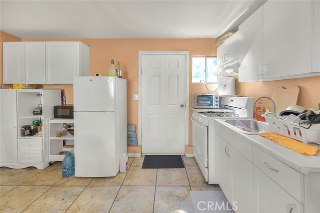 14104 Barrydale Street, La Puente CA: https://media.crmls.org/medias/73e30620-d2af-4c00-ba2d-c307f4d22186.jpg