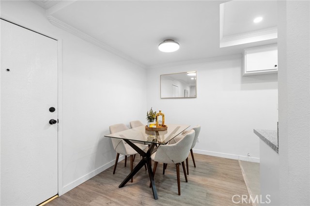 Detail Gallery Image 9 of 28 For 408 Burchett St #5,  Glendale,  CA 91203 - 2 Beds | 2 Baths