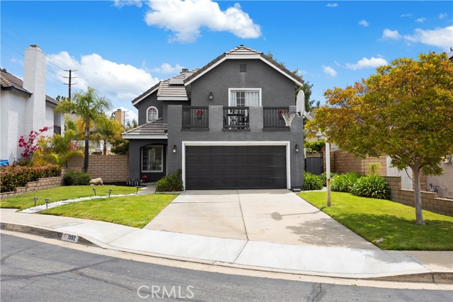 Detail Gallery Image 1 of 23 For 1992 Moonbeam Cir, Upland,  CA 91784 - 3 Beds | 2/1 Baths