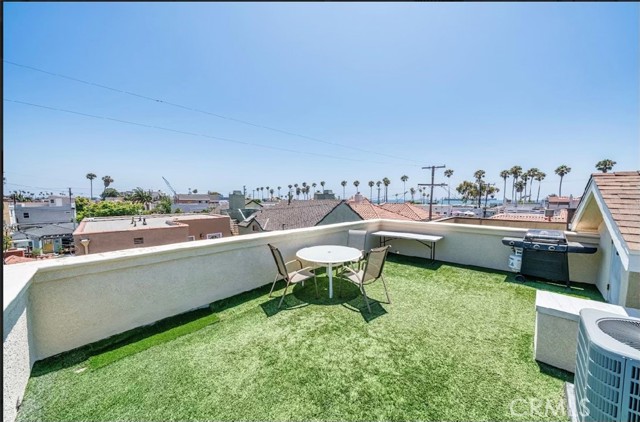 Detail Gallery Image 12 of 13 For 54 Pomona Ave, Long Beach,  CA 90803 - 3 Beds | 2 Baths