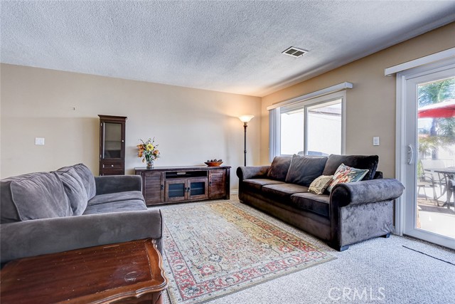 Detail Gallery Image 2 of 23 For 1623 Carver St, Redondo Beach,  CA 90278 - 3 Beds | 1/1 Baths