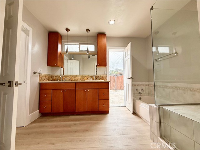 Detail Gallery Image 48 of 73 For 24204 Calvert, Woodland Hills,  CA 91367 - 6 Beds | 3 Baths