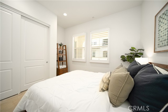212 Trailblaze, Irvine, California 92618, 2 Bedrooms Bedrooms, ,2 BathroomsBathrooms,Condominium,For Sale,Trailblaze,OC24099339