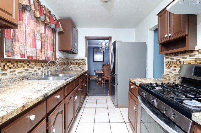 Detail Gallery Image 9 of 31 For 2225 W 153rd St, Compton,  CA 90220 - 3 Beds | 1/1 Baths