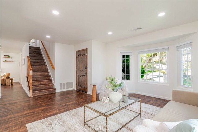 Detail Gallery Image 5 of 31 For 31256 Quail Valley Rd, Castaic,  CA 91384 - 3 Beds | 3 Baths