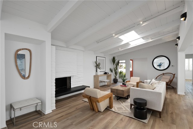 317 8th Street, Manhattan Beach, California 90266, 3 Bedrooms Bedrooms, ,3 BathroomsBathrooms,Residential,Sold,8th,SB22148792